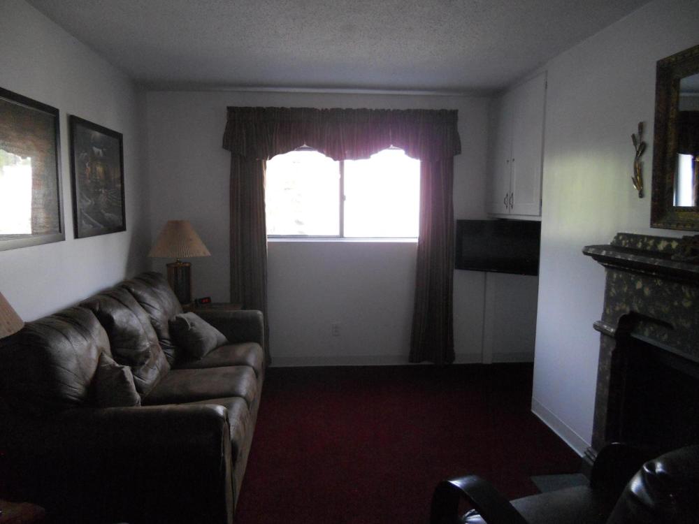 Oak Square 309